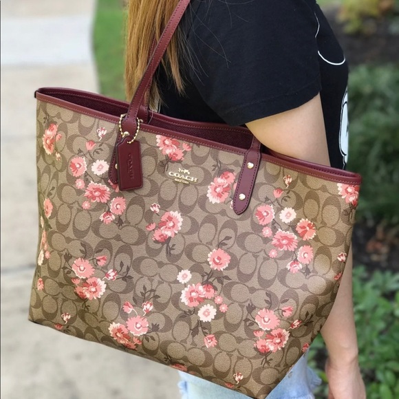 CLEARANCE !! Coach prairie daisy floral tote NWT - Picture 5 of 8